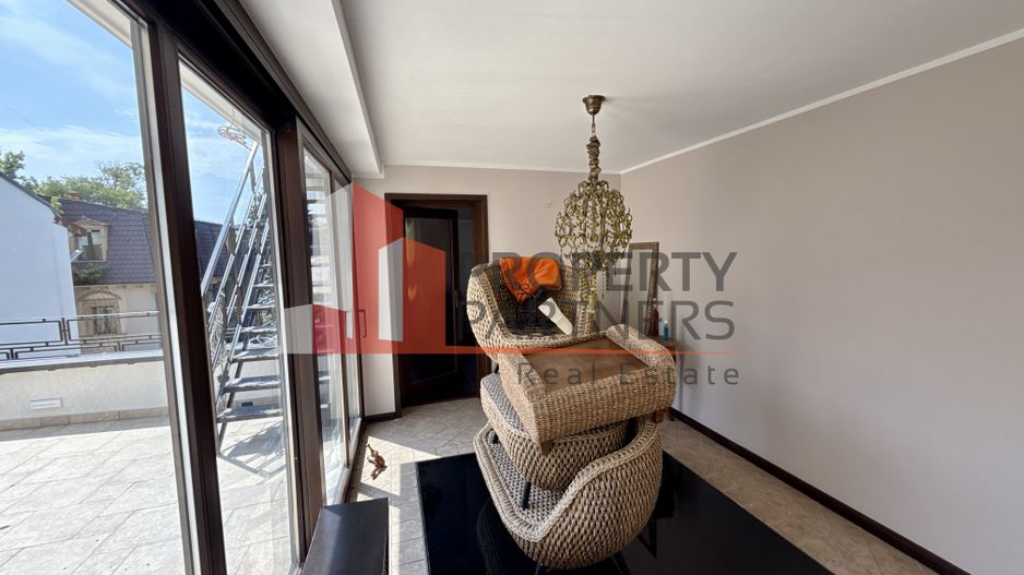 Apartament elegant într-o vilă complet renovată – Strada Popa Soare 35 - Poză 11