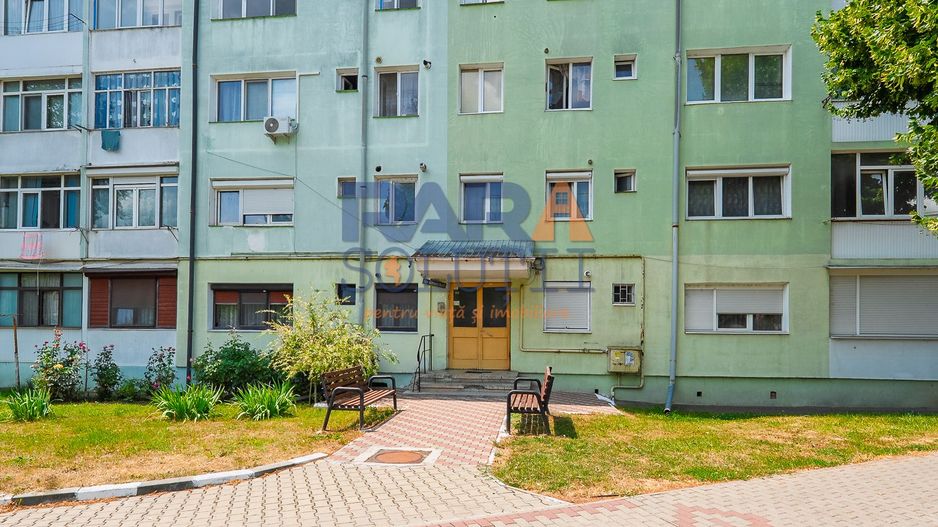 Aapartament 2 camere, luminos, etaj intermediar - Poză 1