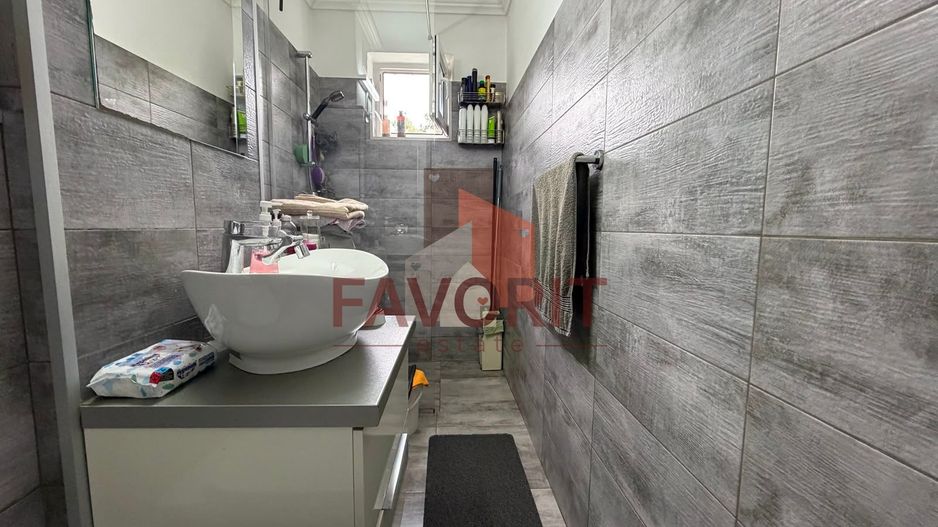 Etaj 1. Renovat. Centrala termica proprie - Poză 11
