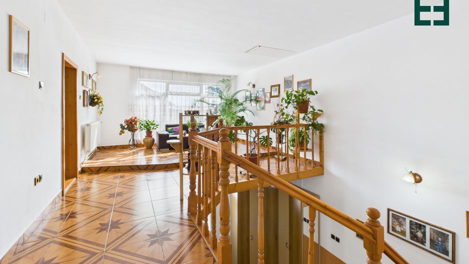 Casă tip Duplex cu 8 camere  - Zona Bujac - Arad - Poză 19