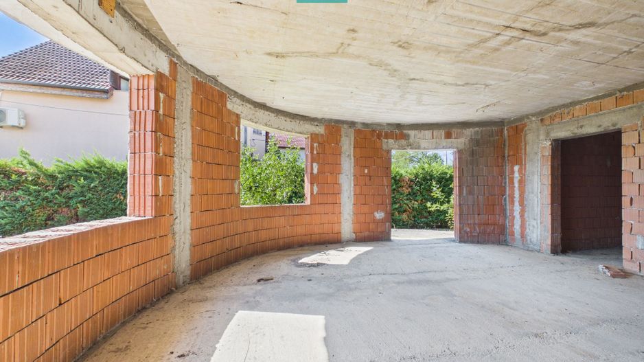Vilă pe 3 niveluri și garaj 168mp în Zimandu Nou - Poză 1