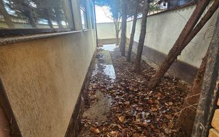 Vilă spațioasă Strejnicu S+P+1E+M, 8 camere, garaj, teren 595 mp - Poză 18