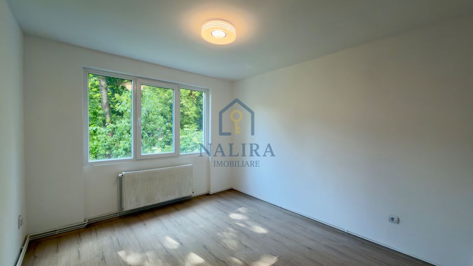 Apartament cu 3 camere et 1 + garaj - Poză 2