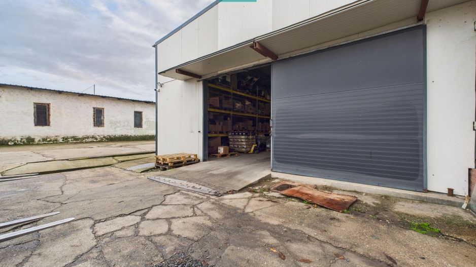 Hală industrială izolată 120 mp, panouri sandwich - Poză 2