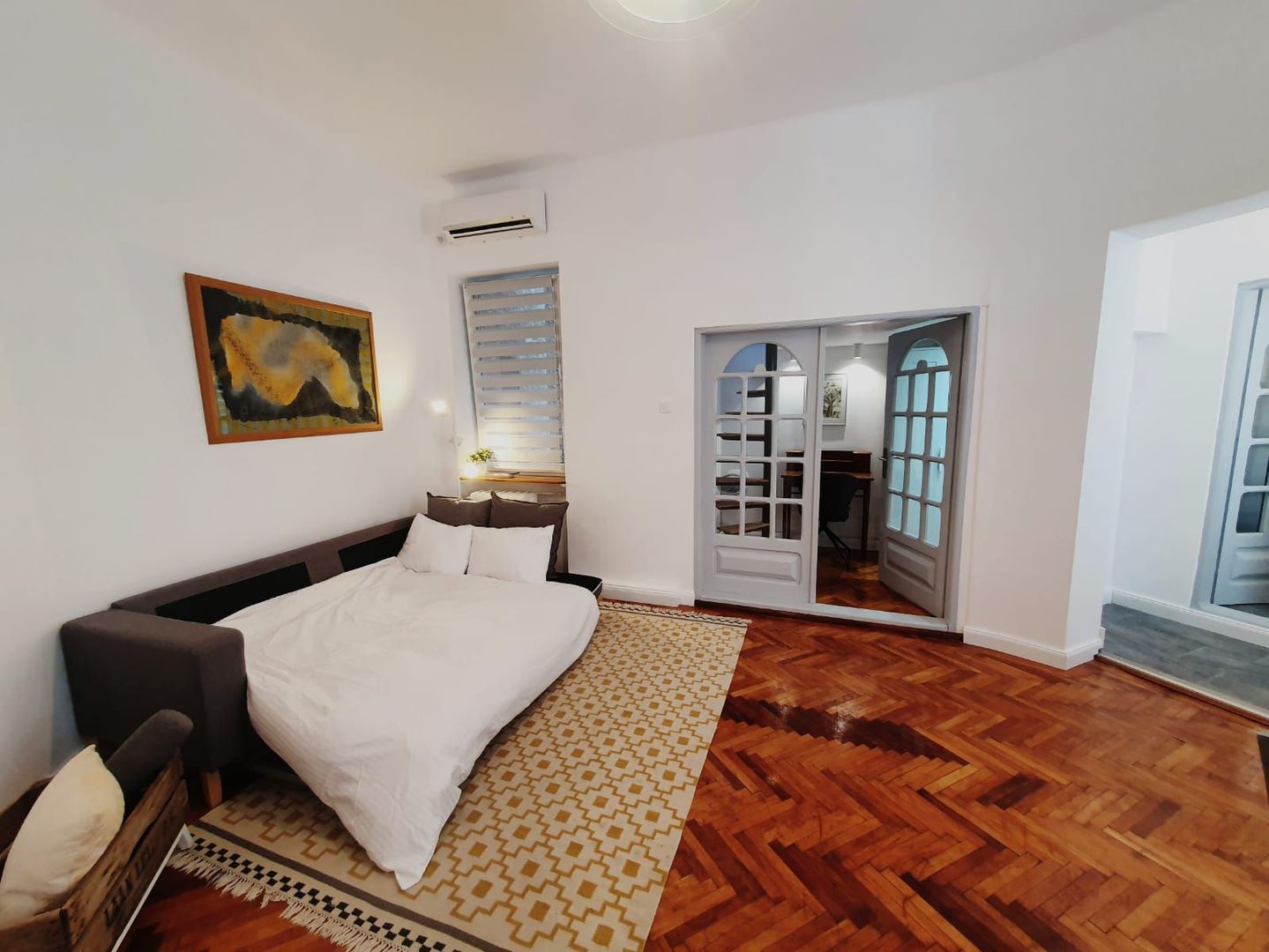 All-inclusive Studio Ultracentral Location - Romana - Poză 2