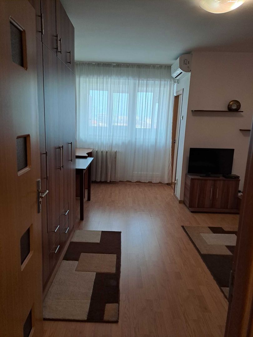 Garsoniera Iancului - Elev Stefanescu, et. 9/10,  an 1980, metrou - 7 min - Poză 1