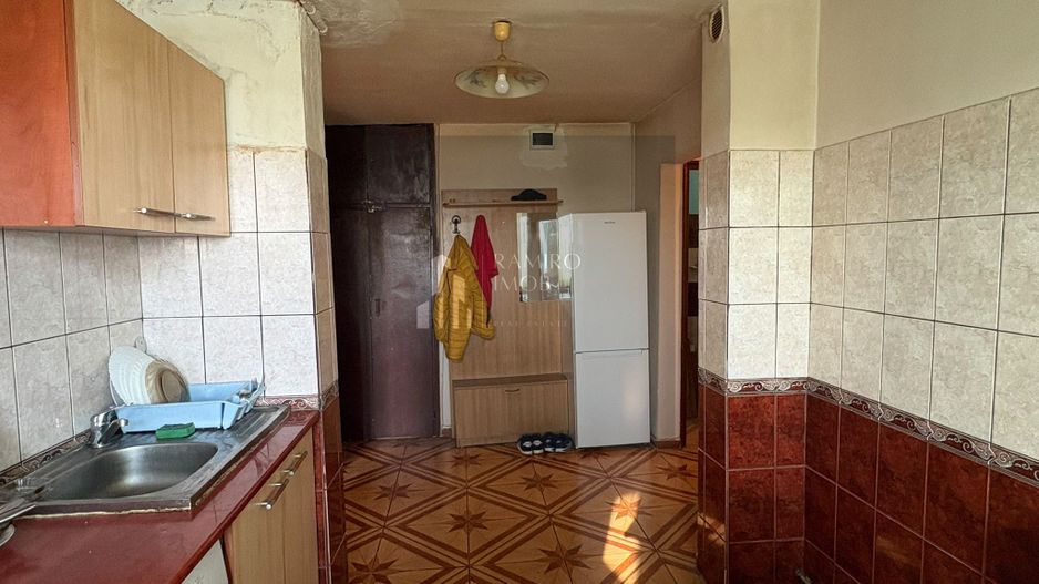 Apartament 3 camere decomandat -10 minute de metrou Aparatorii Patriei - Poză 10