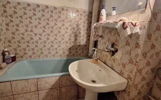 APARTAMENT 3 CAMERE ETAJ 4 GRUI CAMPULUNG - Poză 4