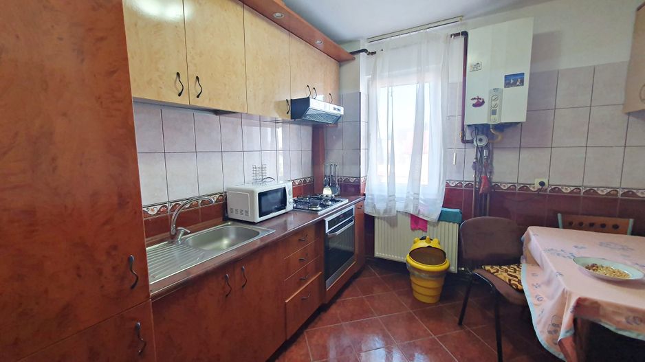 Gemenii str Zizinului apartament mobilat etaj 1 - Poză 2