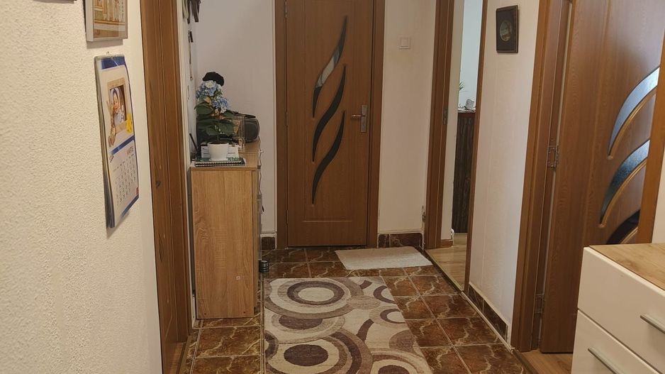 Casa singur in curte zona Astra - Poză 9