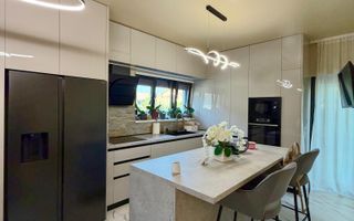 Duplex despartit prin baie - 4 camere I mobilat I Sanmihaiu Roman - Poză 1