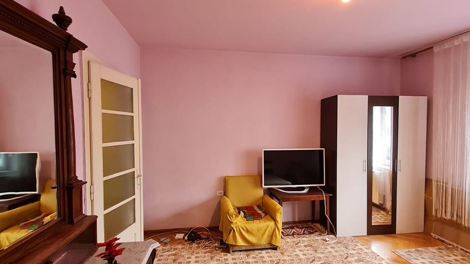 Apartament 2 camere la curte - Poză 2