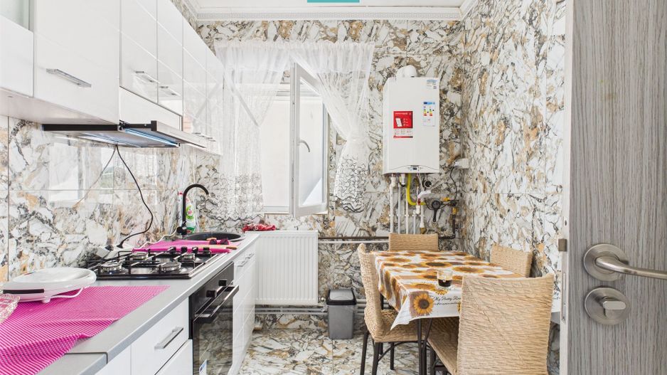 Casă cu 3 camere, anexe  locație Premium în Pecica - Poză 12