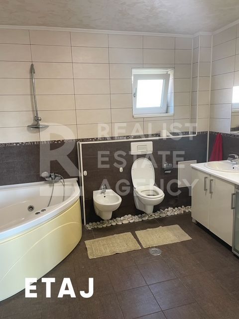 Vilă cu 7 camere de vânzare P+E+M in orasul Pantelimon - Poză 15