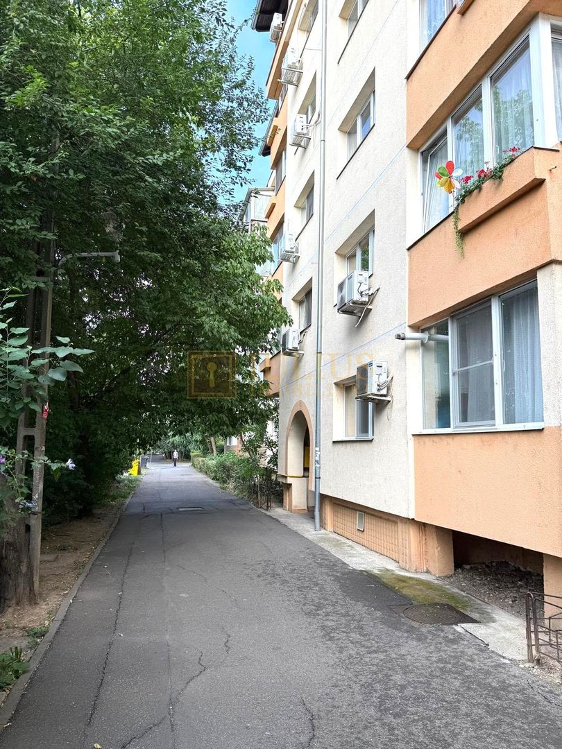 Apartament cu 3 camere in zona Girocului - Poză 17