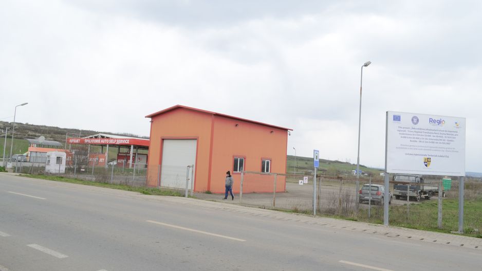 Teren cu regim economic -zona de utilitati publice - Poză 1