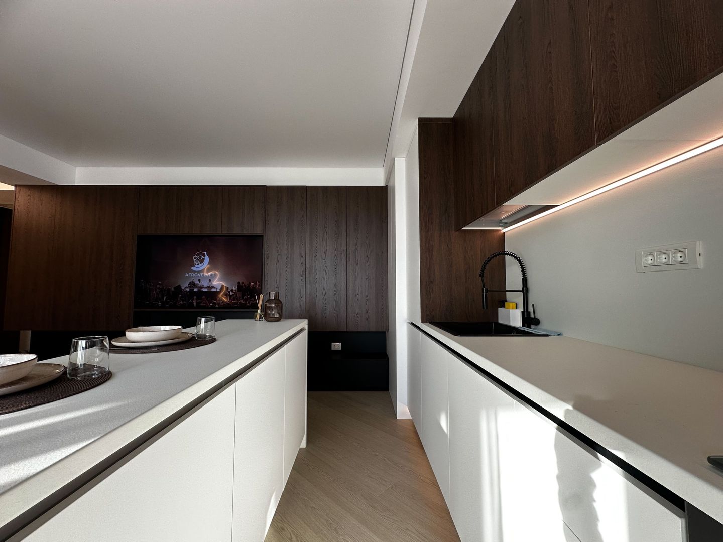 First Rental I 3-Room Apartment I Cortina North I Pipera I 2 parkings - Poză 8