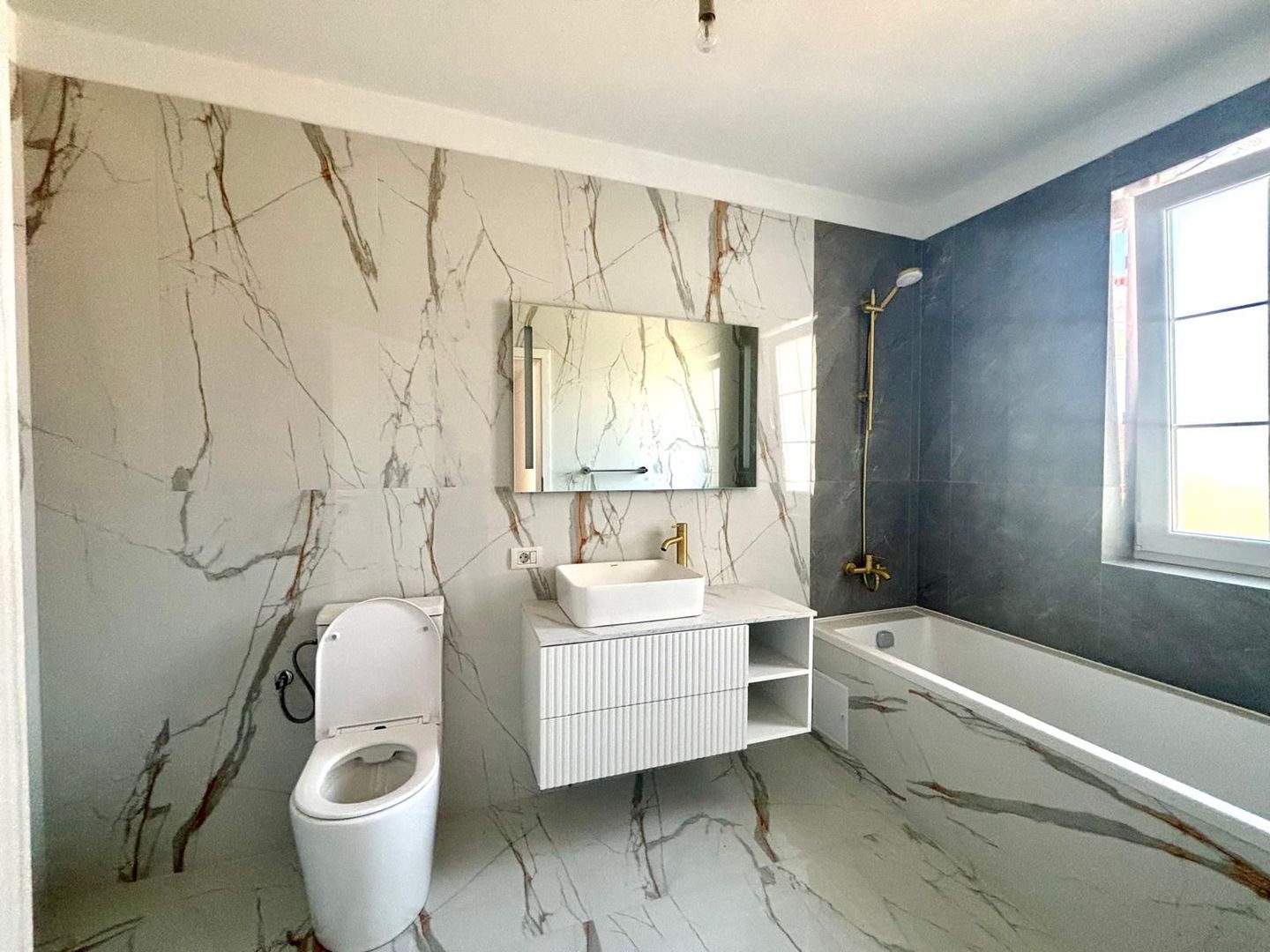 Duplex -4 camere - toate utilitatile - Sag - Poză 13