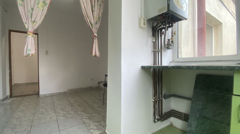 Micro 3, etajul 1! Vanzare apartament cu 3 camere, decomandat - Poză 11