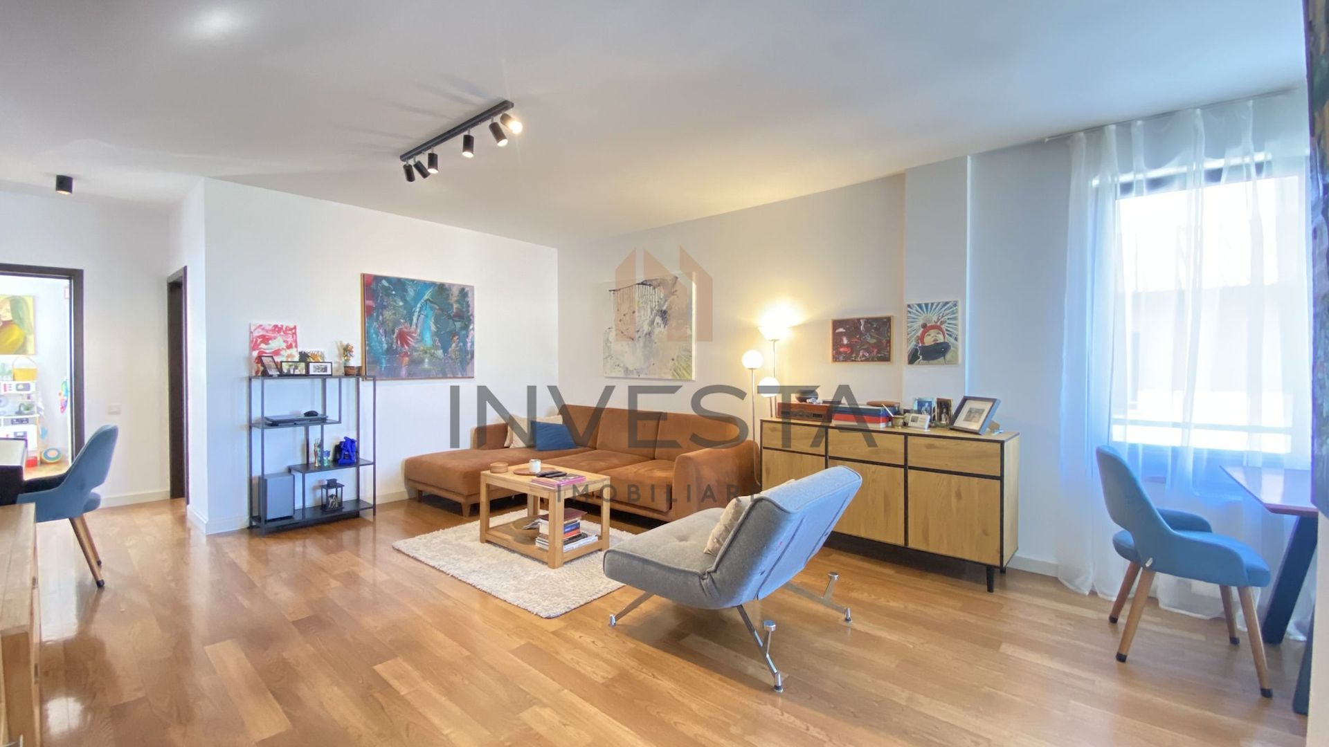 Apartament cu 3 camere , singur pe nivel, loc de parcare, Buna Ziua - Poză 1
