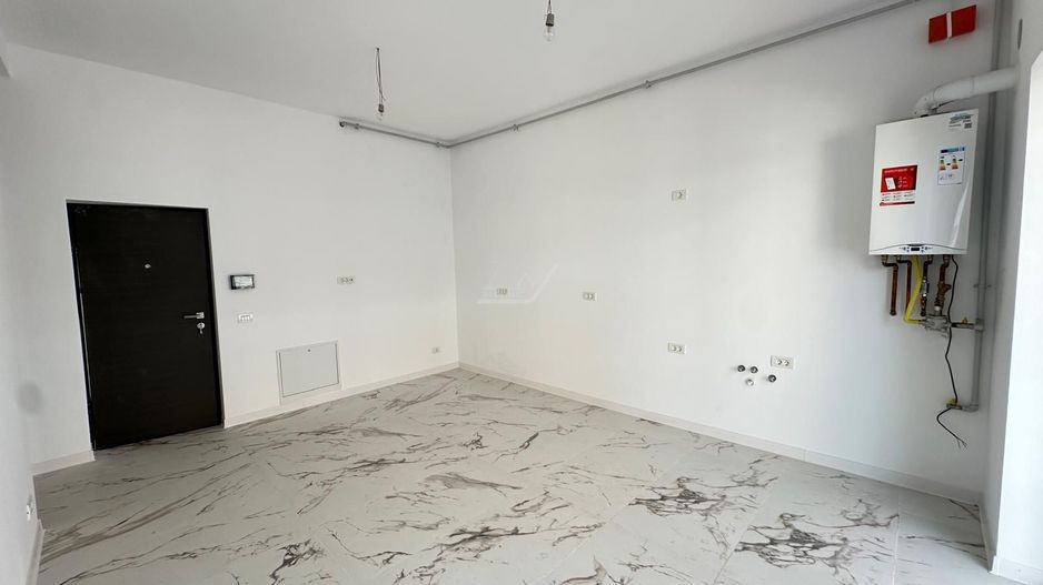 Etaj 1. Balcon mare. Loc de parcare. - Poză 2