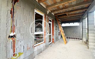 Casa de vanzare cu 3 camere in Girisu de Cris, Bihor - Poză 11