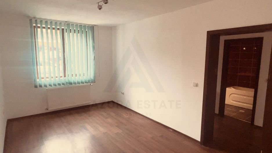 Casă cu 4 camere, curte proprie și 2 balcoane – Șelimbăr - Poză 4