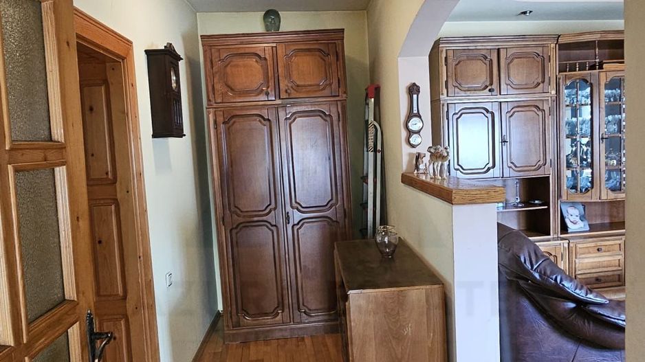 Casa 5 camere 3 bai garaj inchis si teren 700 mp utili in Lazaret - Poză 3