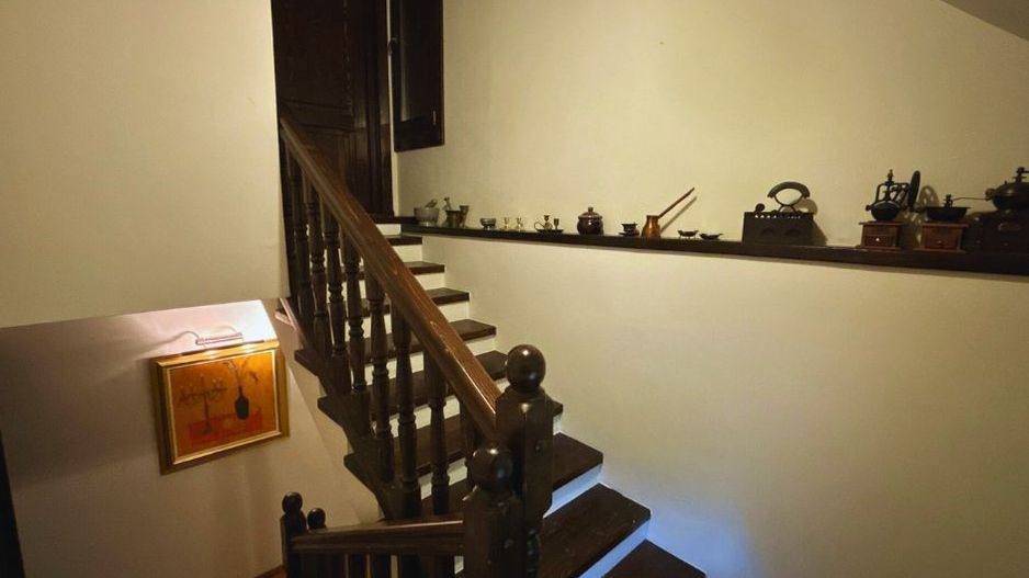 Vilă cu 10 camere P+2E+M 400 M² utili 2800 M² Teren Comandau - Poză 15