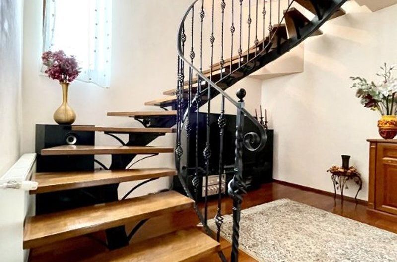 Design clasic, pozitie centrală - casă  în Dumbrăvita - Poză 9