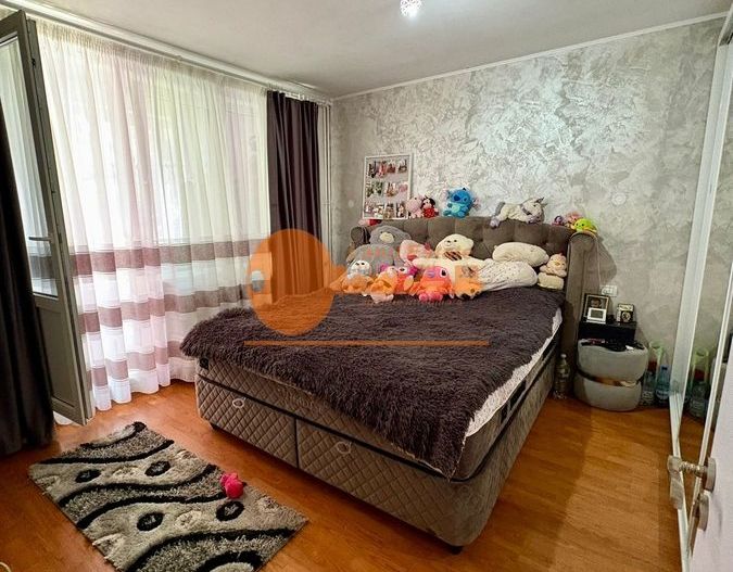 Apartament 4 Camere Centrala Propie - Poză 1