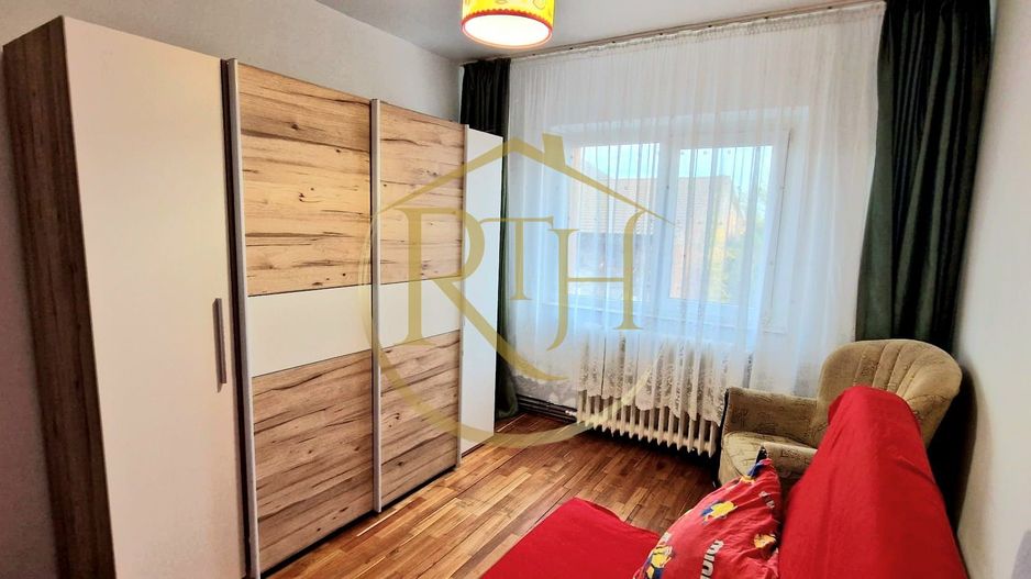 Ofer spre închiriere apartament 3 camere,2 bai, zona Lipovei, 400 euro/lună. - Poză 8
