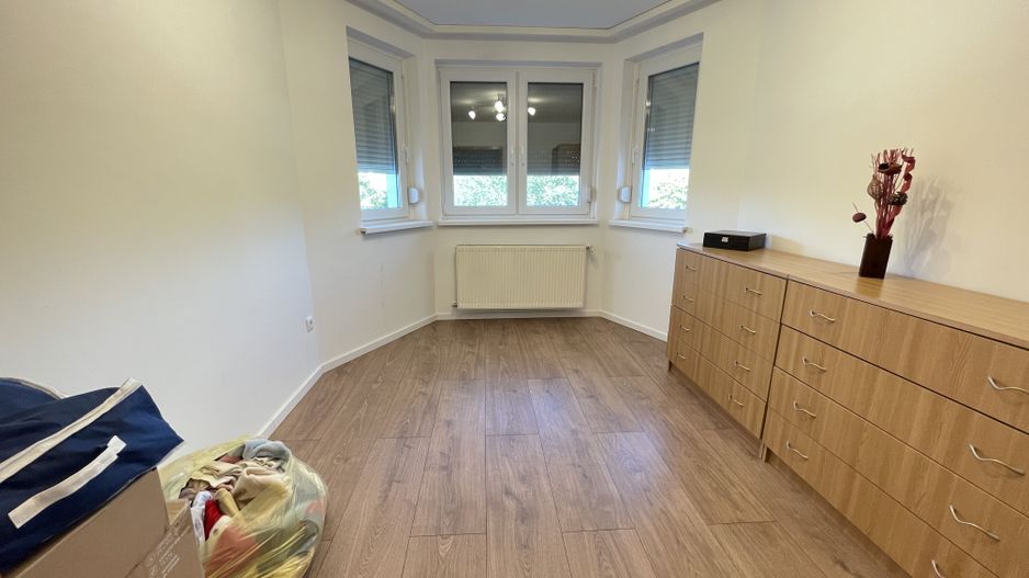 Casa spatioasa cu spatiu de relaxare-zona Blascovici - Poză 19