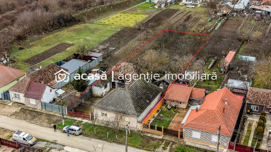 Casă de vanzare cu 3 camere in Chisineu Cris - Locuința ideală pentru - Poză 1