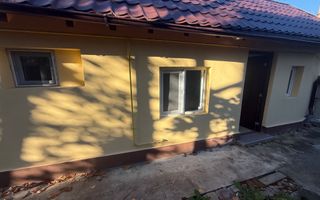 2 corpuri de Casă renovate + teren 125 mp Campina - Poză 3