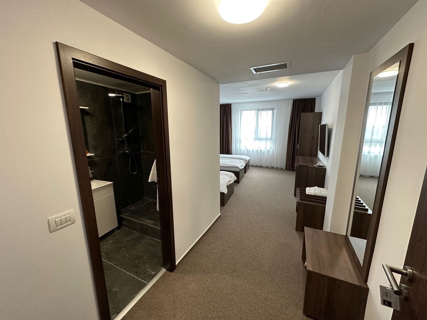 Clădire de inchiriat clinica / birouri - Poză 4