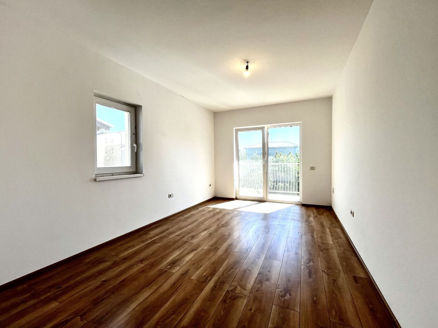 Duplex spațios și luminos | Giroc | Ideal locuință/ birou / grădiniță - Poză 15