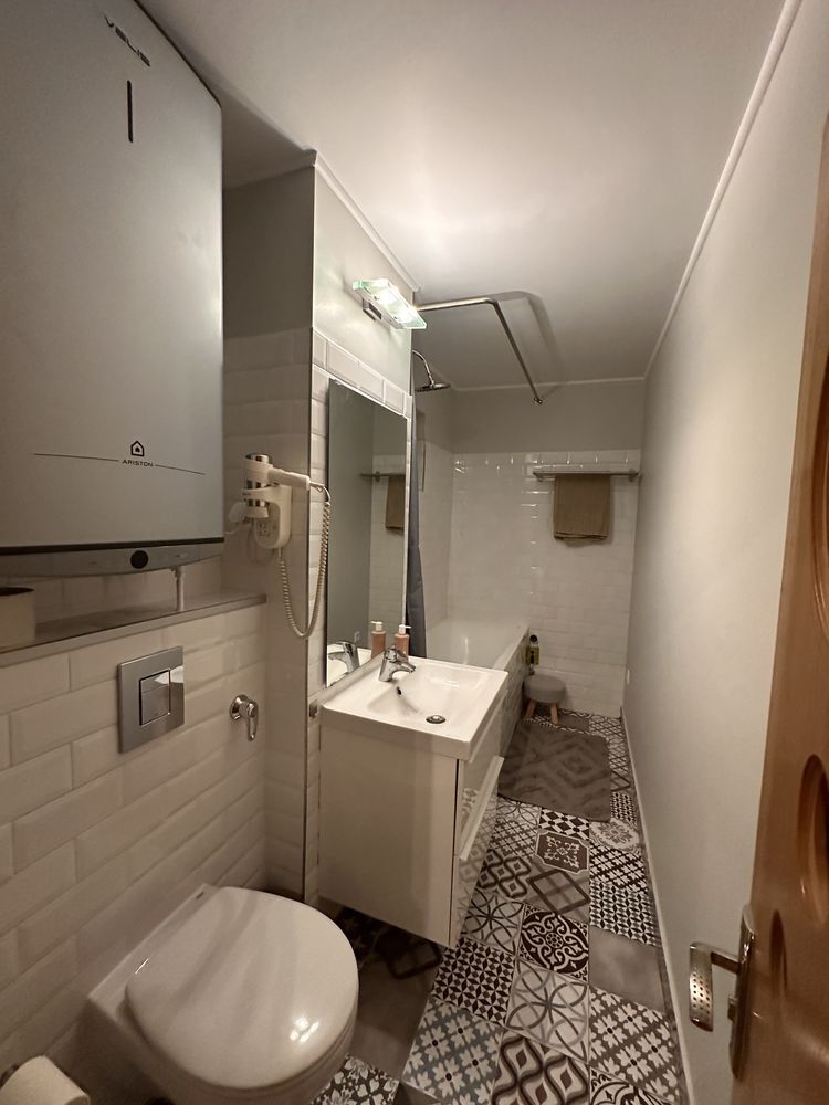 De Inchiriat Garsoniera Bd. Unirii -Traian, decomandata, renovata - Poză 2