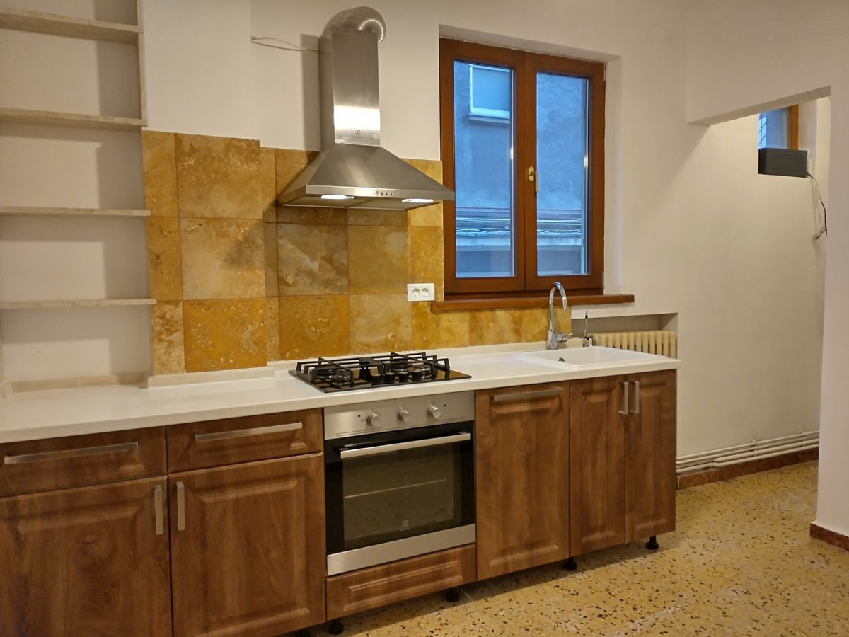De inchiriat spatiu/ apartamnet 3 camere pe strada Roma - Poză 12