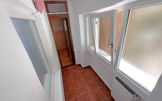 3 camere decomandat la etajul 1 in 1 Mai an 1985 centrala - Poză 5