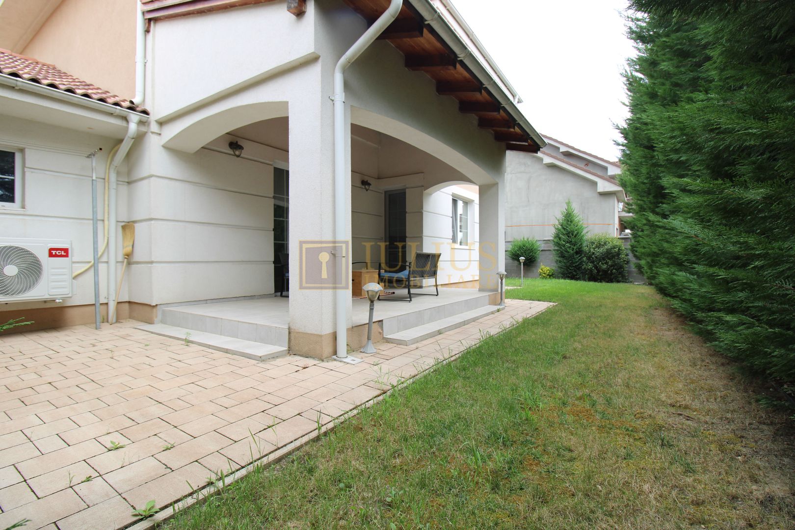 Zona Cora - Dumbravita, 5 camere + 2 bai. - Poză 1