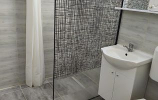 Apartament cu trei camere de vanzare, Piata Muncii, 231.000€ negociabil