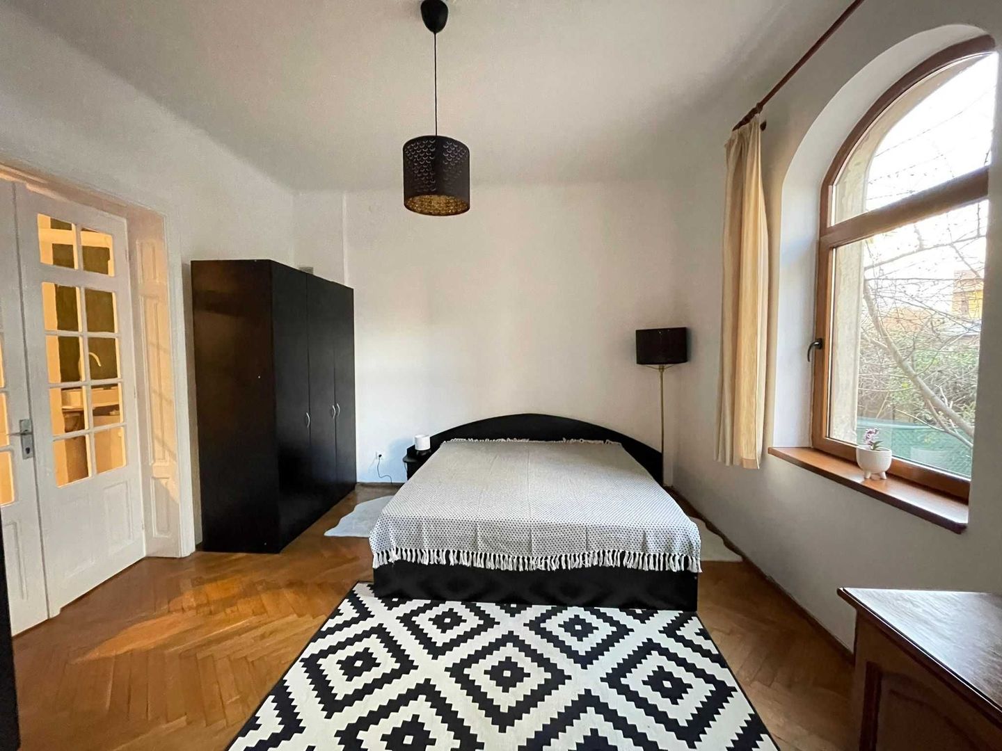 Apartament 2 camere în vilă cu grădină - Poză 6