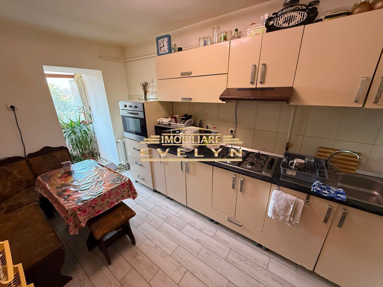 Apartament 3 camere de vânzare – Piața Mare - Poză 3