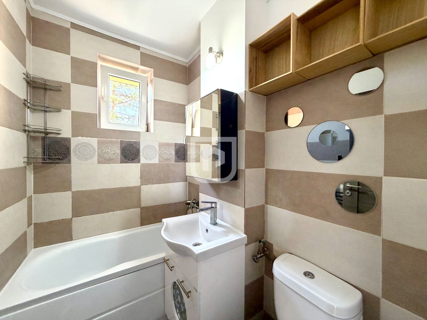 Apartament 2 camere, renovat, ultracentral, strada Marly - Poză 5