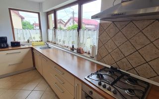 Vila spațioasă și recent renovată în Ghiroda! - Poză 80