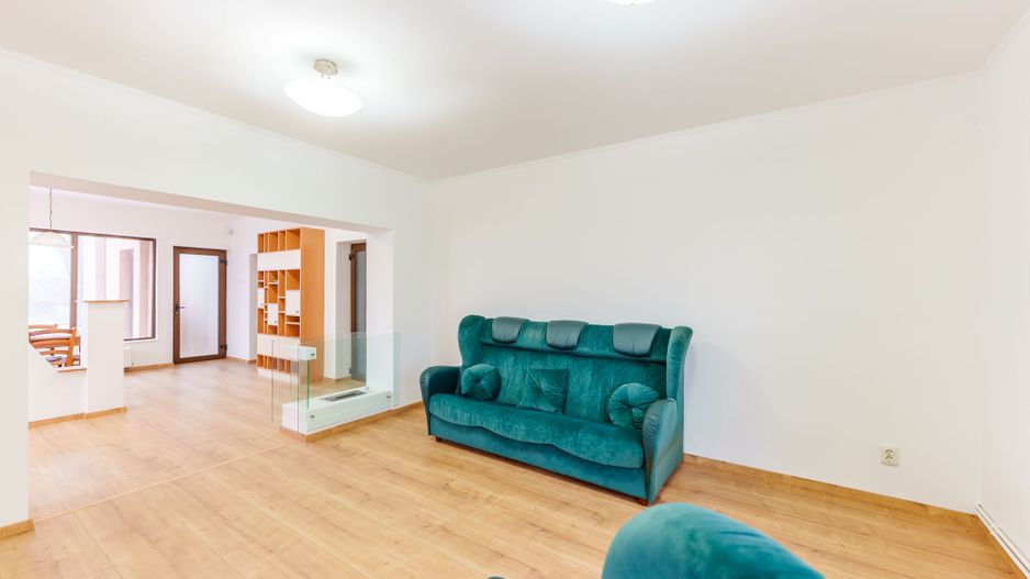 Casă deosebită două nivele în Battonya - Poză 3