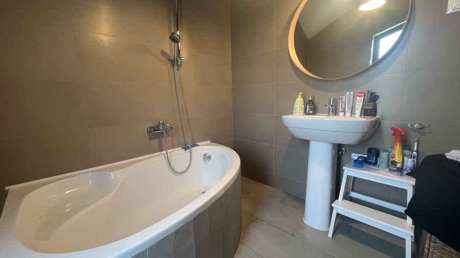 ANDRONACHE | Vila 4 Camere | Garaj  | Curte Verde | Ciubar & BBQ - Poză 16