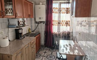 De Inchiriat – Apartament 2 Camere,etaj 3, Zona M4 – Bl. K4, Hunedoara - Poză 1