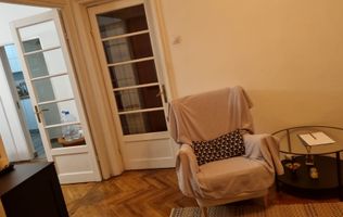 BRASADAS vinde ap 3 cam etaj 1/3 in zona Unirii.